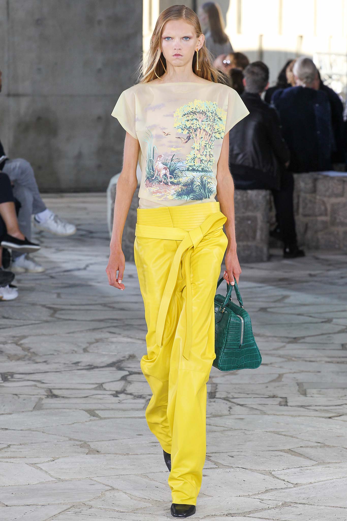 Loewe Spring 2015 Ready-to-Wear Fashion Show Details